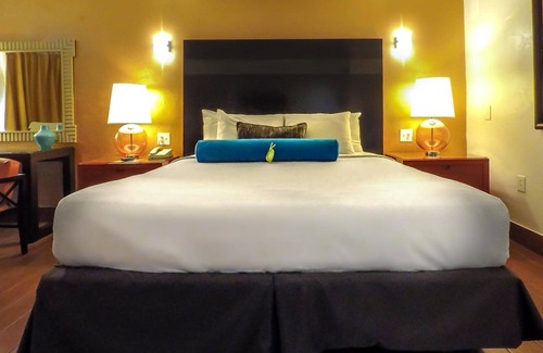 Tahquitz River Estates Hotel | Adara Hotel Palm Springs