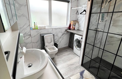Pembroke Dock Bed & Breakfast | Addison's Adorable Abode