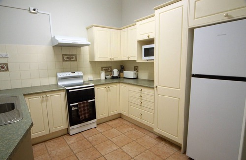 Glenelg Apartment | Adelaide's Seaside Location - Glenelg Beach: Seafield Apartment No. 3, First-floor