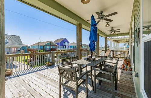 Crystal Beach House | Adios Beachachos