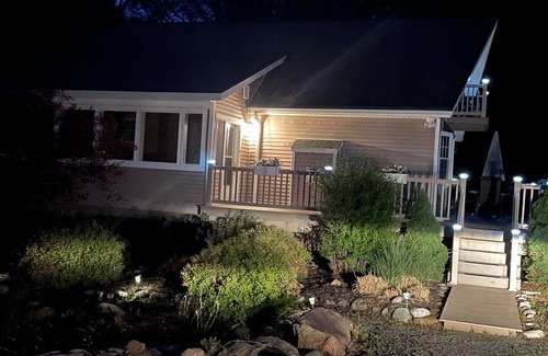 Lake George House | Adirondack Cape 3 bed 2 bath, game room winter special - ask about free night