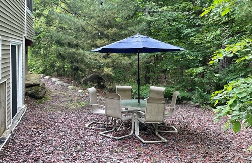 Lake George House | Adirondack Cape 3 bed 2 bath, game room winter special - ask about free night