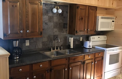 Branchport Cabin | Adirondack Style Lodge - Minutes from Keuka Lake, Wineries.
