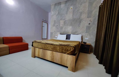 Mount Abu Hotel | Aditya Forest Eco Lodge