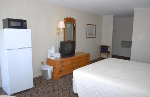 Downtown Myrtle Beach Hotel | Admiral Motor Inn