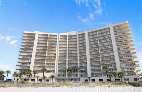 Orange Beach Condo | Admiral's Quarters 1407 by Liquid Life
