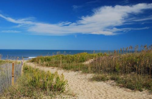 Kill Devil Hills Apartment | Admirals View III by KEES Vacations
