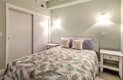 Key Colony Beach Cottage | Adorable 1 Bedroom 1 1.5 Bath in Key Colony Beach