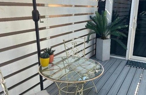 Queens Apartment | Adorable 1 bedroom cottage
