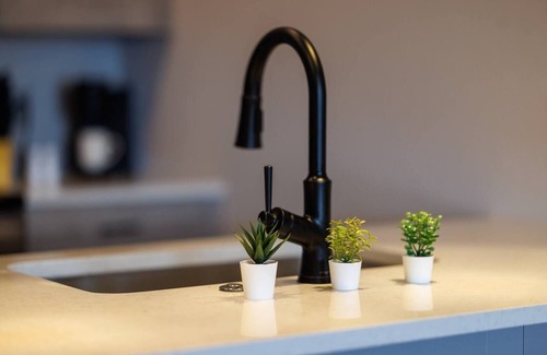 Highland Apartment | Adorable 1BR in the Highlands