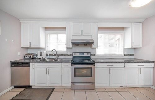 Surrey Bed & Breakfast | Adorable 2-bedroom big garden in Surrey
