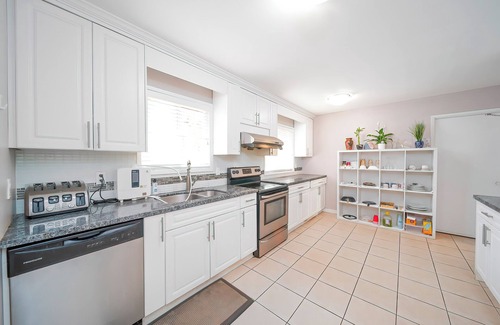Surrey Bed & Breakfast | Adorable 2-bedroom big garden in Surrey