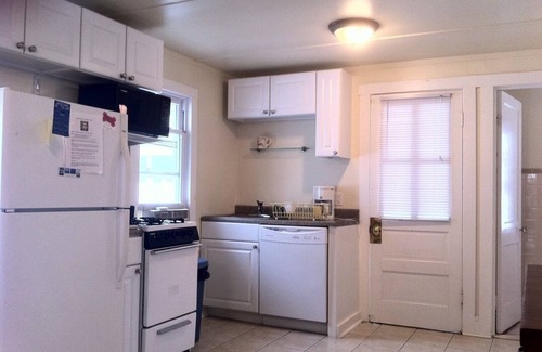 Ortley Beach House | Adorable 3 Bedroom Lower Unit 1/2 Block from Ocean - 21 L Street
