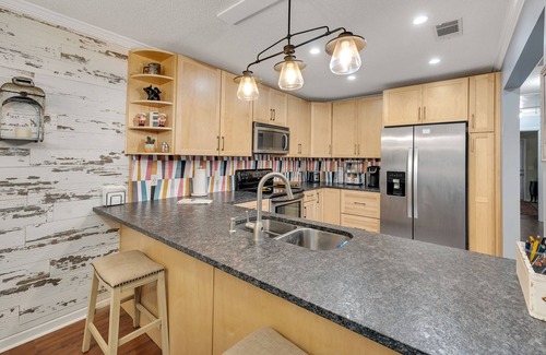Saint Simons Island House | Adorable 3 bed, 2 bath Cottage in Glynn Haven SD