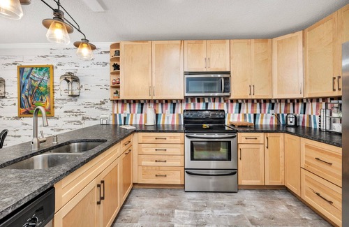 Saint Simons Island House | Adorable 3 bed, 2 bath Cottage in Glynn Haven SD