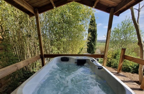 Couteron Ski Chalet | Adorable chalet with private jacuzzi st victoire view