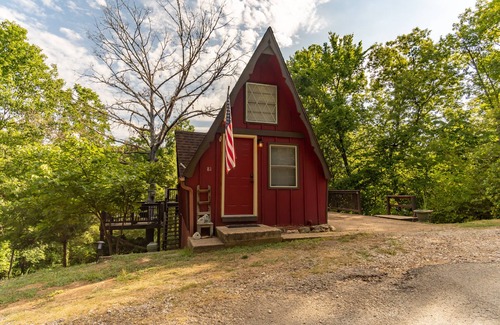 Lampe Ski Chalet | Adorable Chalet in Black Oak Resort, Table Rock Lake