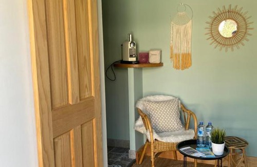 Beziers House | Adorable chambre vue sur piscine
