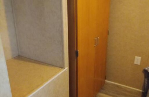 Fellowship Apartment | Adorable Cottage on farm- 10 mins to WEC