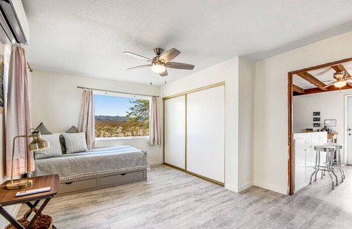 Twentynine Palms Cabin | Adorable desert home with spectacular mountain view, full kitchen, games, & more