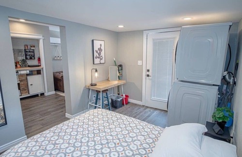 Eastside Promise Neighborhood House | Adorable Guesthouse So Close to Amazing Downtown