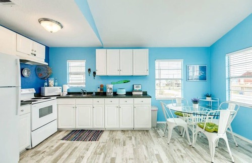 Surfside Beach House | Adorable Home, Ocean View, Beach Access on Street!