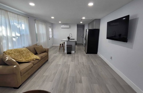 St. Petersburg - Clearwater Apartment | Adorable New Remodel Cozy E Guesthouse to Stay
