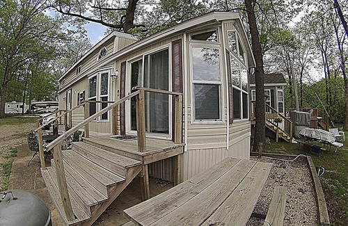 Effingham House | Adorable Park Model On The Water In Lake Sara Campground!