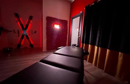 Killeen House | Adult-only Fantasy Suite King Bed Jacuzzi Spa