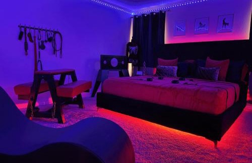 Killeen House | Adult-only Fantasy Suite King Bed Jacuzzi Spa