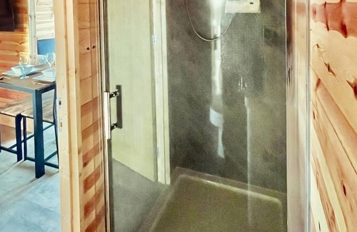 Boston Cabin | Adults only cabin with double bed with Hot Tub
