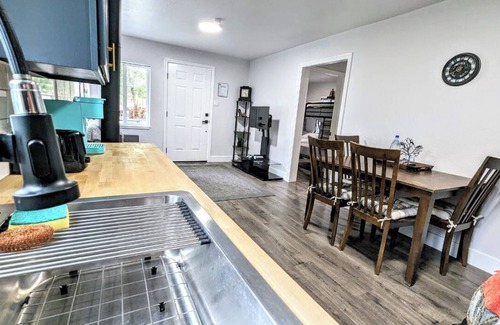 Middletown Cabin | Adventure Awaits: Newly Renovated Cabin Just Minutes Away from Outdoor Fun