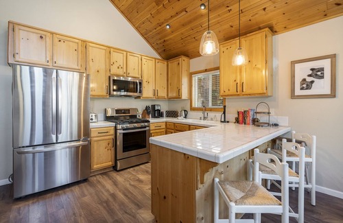 Truckee Cabin | Adventure in style at Tahoe Donner, you'll love it and so will your pup!