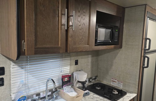 Atlanta House | Adventurer Cozy RV in charming Atlanta with AC