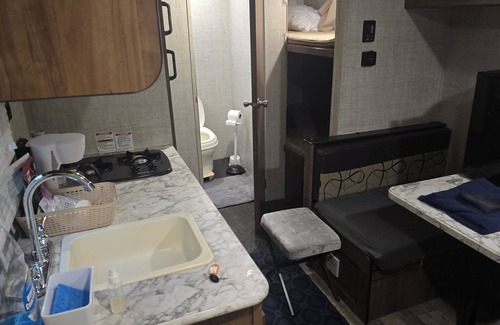 Atlanta House | Adventurer Cozy RV in charming Atlanta with AC
