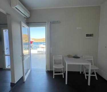 Korissia Hotel | AEGEAN VIEW SEASIDE ROOMS AND STUDIOS KEA