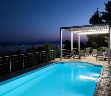 Loutraki-Agioi Theodoroi Apartment | Aegean View Villa