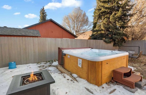 Big Bear City House | Aerobear Den Fenced Pup Friendly Spa