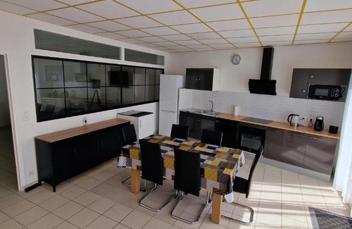 Downtown House | Aerouant - Maison spacieuse pour 8 personnes sur 3 étages Idéal famille amis entreprises
