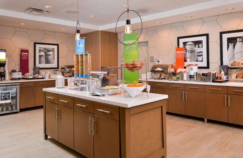 Oakdale House | Aesthetically Sufficient Room for Your Stay