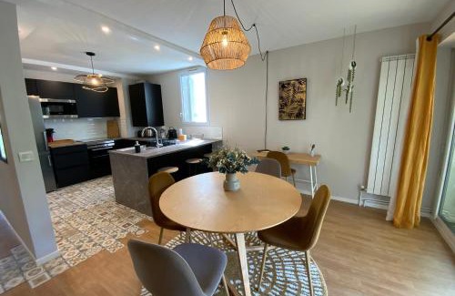 Estanove House | Aesthetics - 2 bedrooms and secure parking!