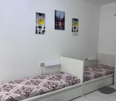 Al Mankhool Bed & Breakfast | Afaf building