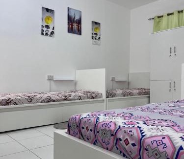Al Mankhool Bed & Breakfast | Afaf building