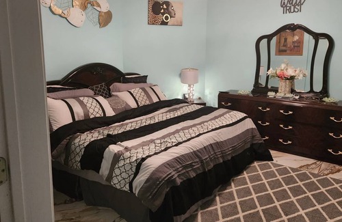 Conyers House | Affordable 2 bedroom 1 bath guest suite with private entrance.