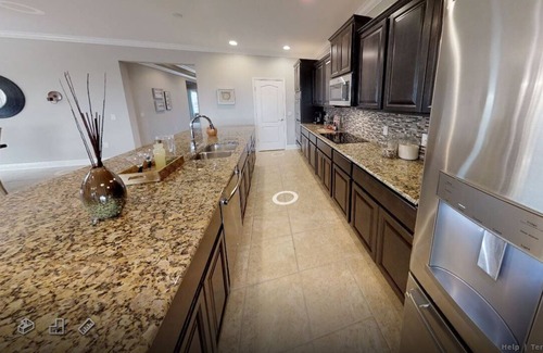 North Port House | Affordable 3 bed 2 bath and a 4th office room on 3-acre lot close to Siesta Key