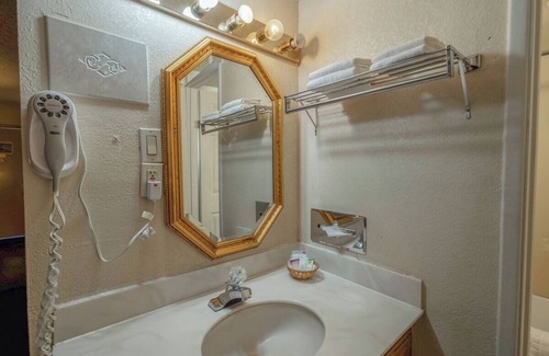 Allison Hotel | Affordable Comfort Perfect for Transit Guests Near Gallup Amtrak Station