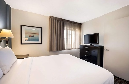 Libertyville House | Affordable & Convenient: 4 Cozy Suites w/Full Kitchen, BBQ & Pet-Friendly