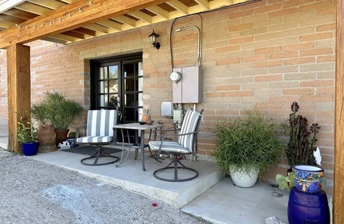 Drexel Heights Apartment | Affordable cozy 1 br spot- a/c, hiking & fireplace