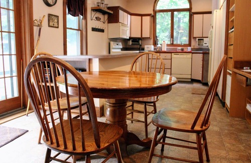 Windham House | Affordable Getaway in the Best of the Catskills - 5 minutes to Windham Mountain