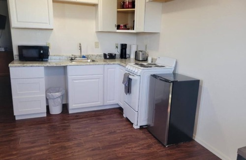 Valle Cabin | Affordable Getaway Sleeps 8 near Grand Canyon